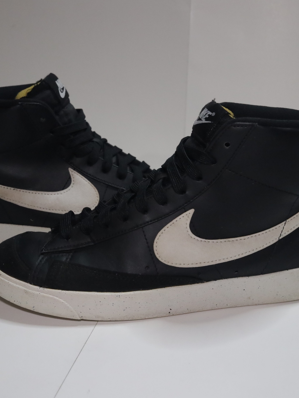 Women’s Size 9 - Nike Blazer '77 Next Nature Mid Black White DO1344-001